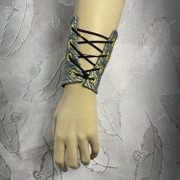 Upcycle’d silk men’s tie wrist cuff with Appliqué - Picture 2 of 4